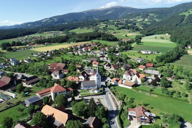 Sankt Georgen im Lavanttal Gaestehaus Freitag Das Kleine Hotel מראה חיצוני תמונה